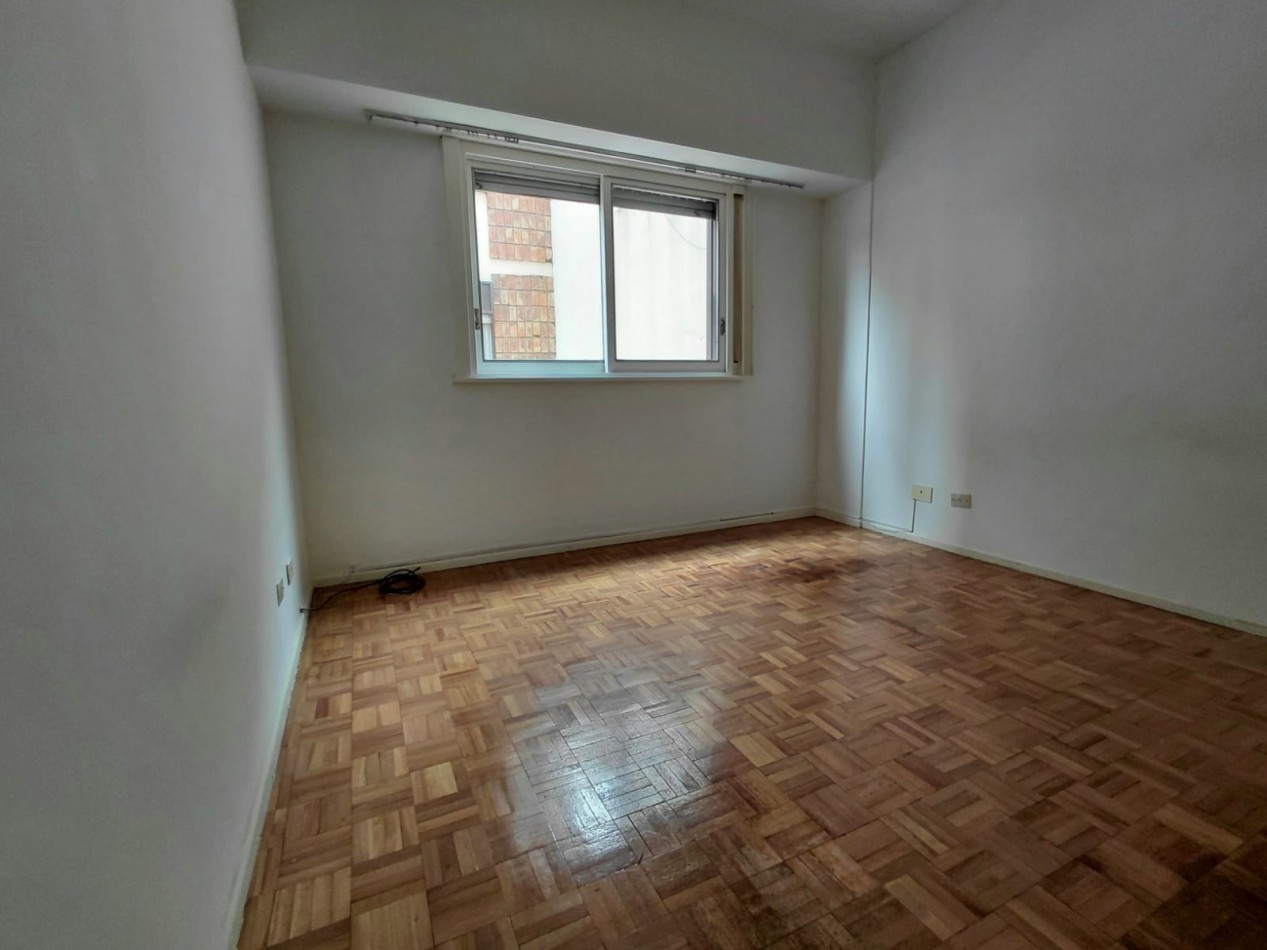 DEPARTAMENTO EN ALQUILER CONTRAFRENTE CON COCHERA Y BALCON
