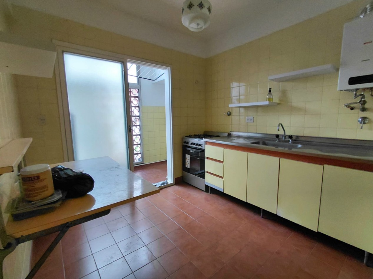 DEPARTAMENTO EN ALQUILER CONTRAFRENTE CON COCHERA Y BALCON