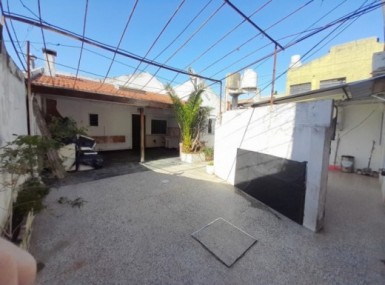 Casa Multifamiliar En 2 Plantas. Apto Profesional.