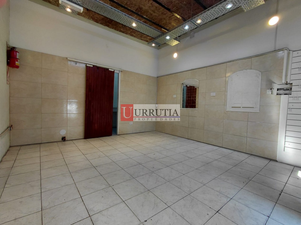 OFICINA / LOCAL COMERCIAL APTO VARIOS RUBROS. EXCELENTE UBICACION.