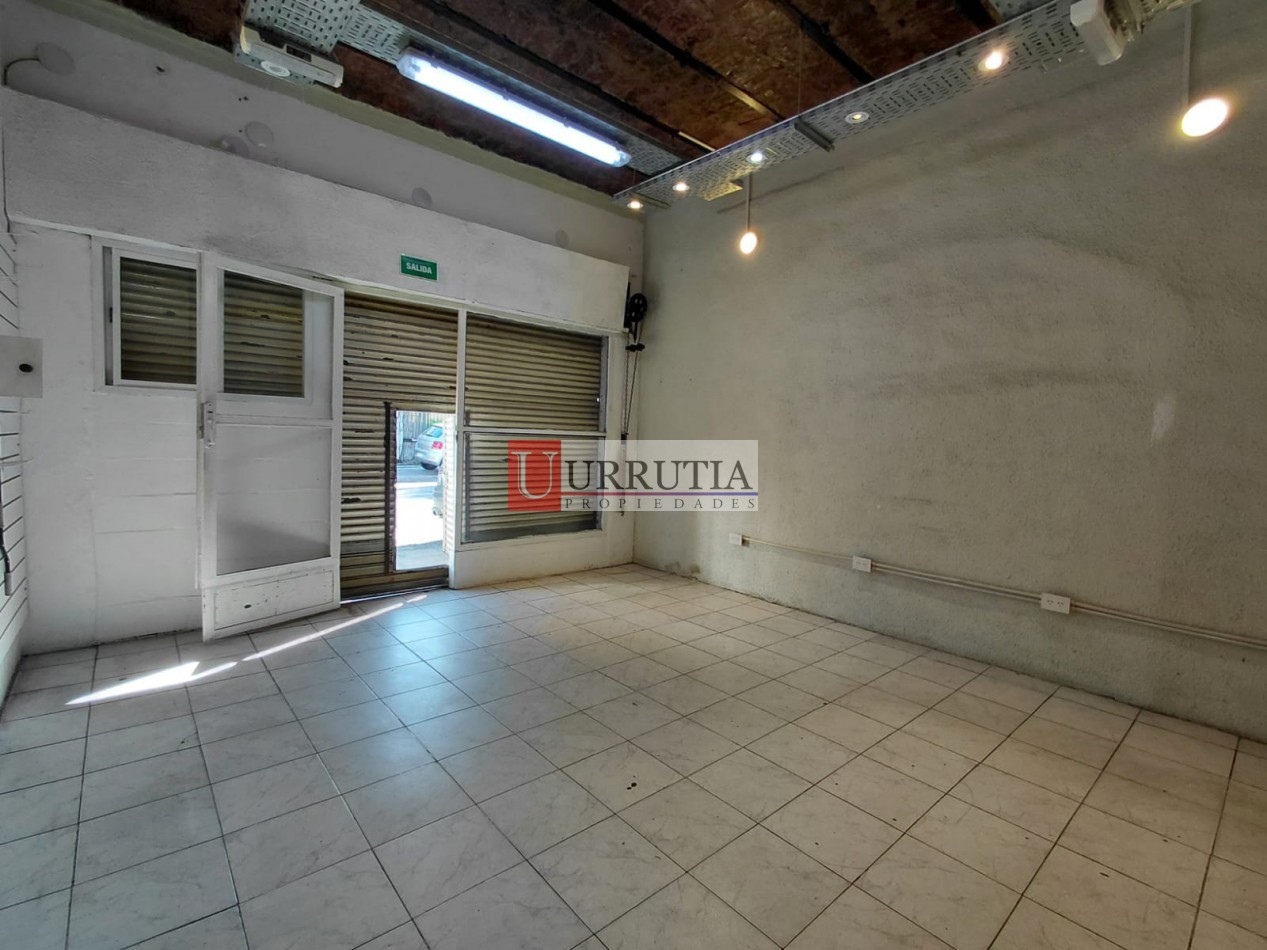 OFICINA / LOCAL COMERCIAL APTO VARIOS RUBROS. EXCELENTE UBICACION.