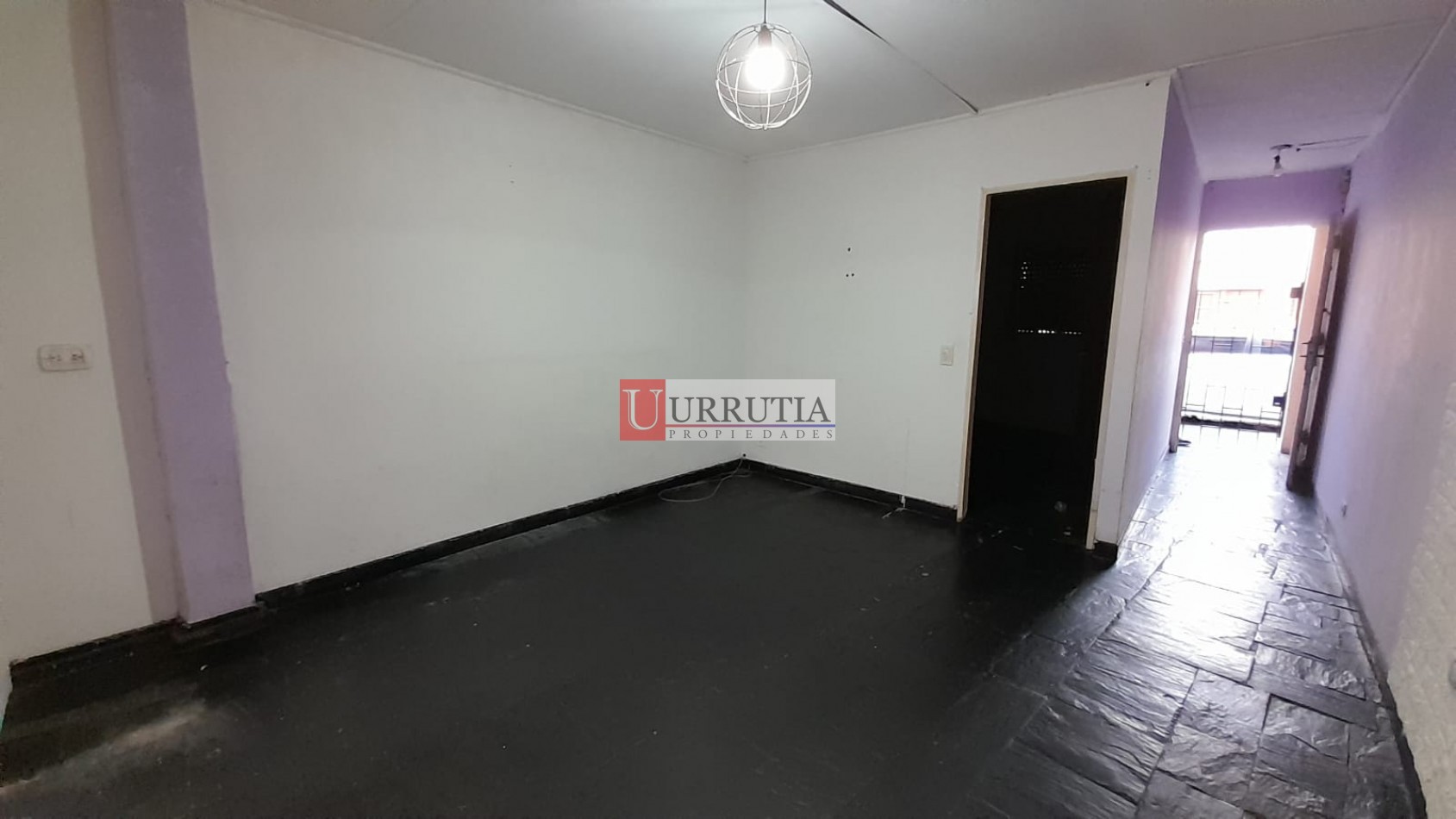 OFICINA 2 AMB C/2 PATIOS + DEPOSITO/COCHERAS.