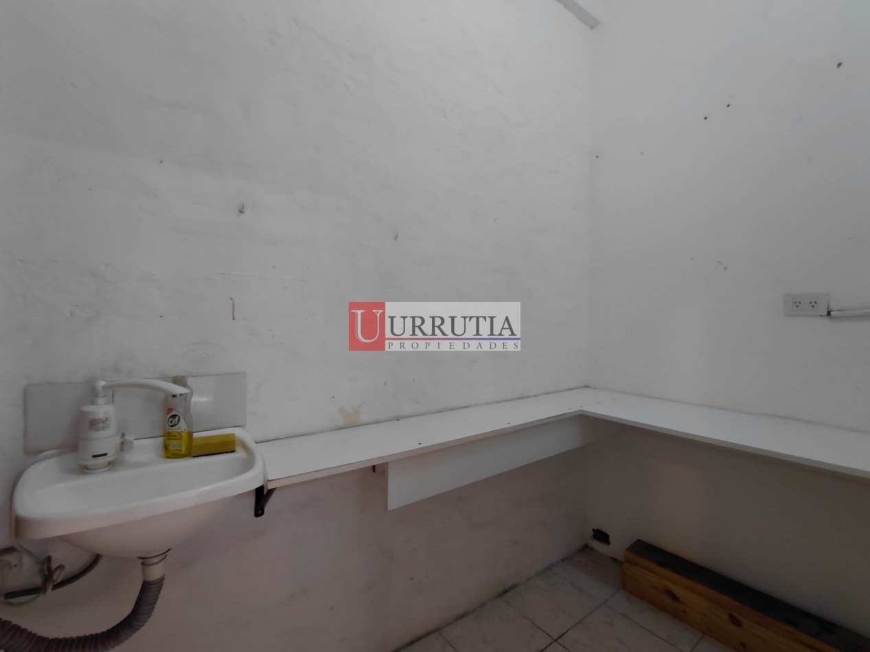 OFICINA / LOCAL COMERCIAL APTO VARIOS RUBROS. EXCELENTE UBICACION.