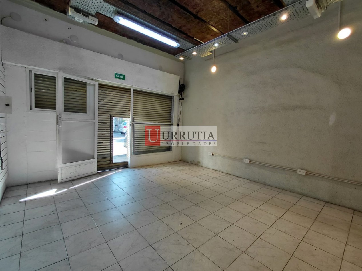 CONSULTORIO/OFICINA/LOCAL COMERCIAL APTO VARIOS RUBROS. EXCELENTE UBICACION.