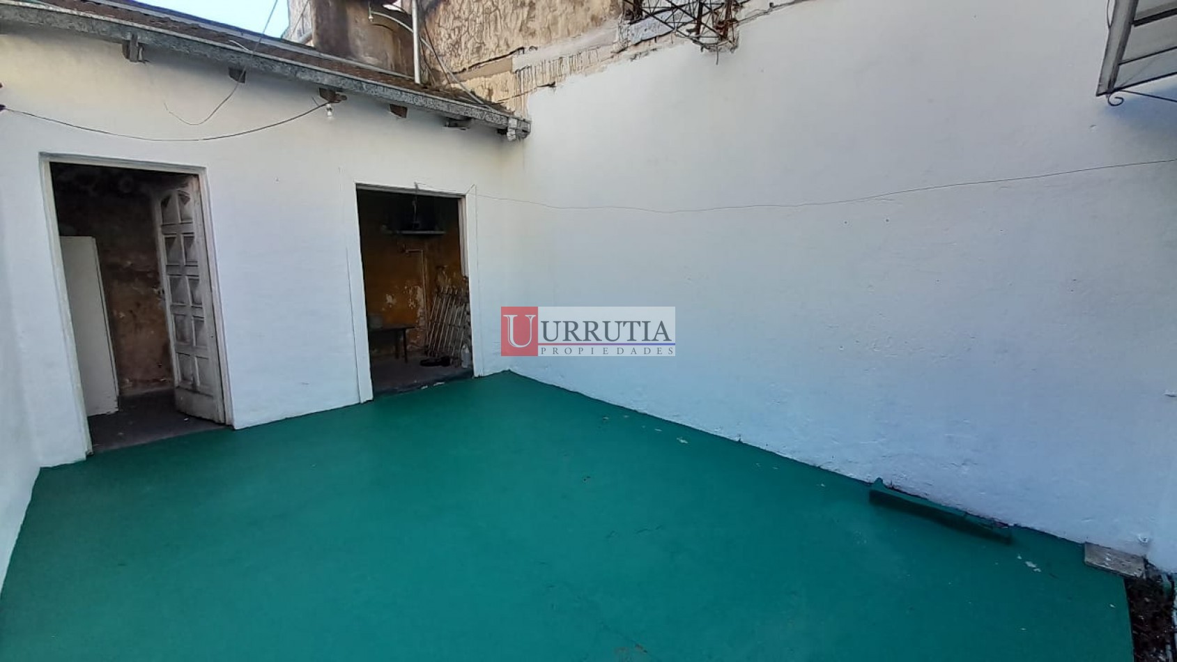 OFICINA 2 AMB C/2 PATIOS + DEPOSITO/COCHERAS.