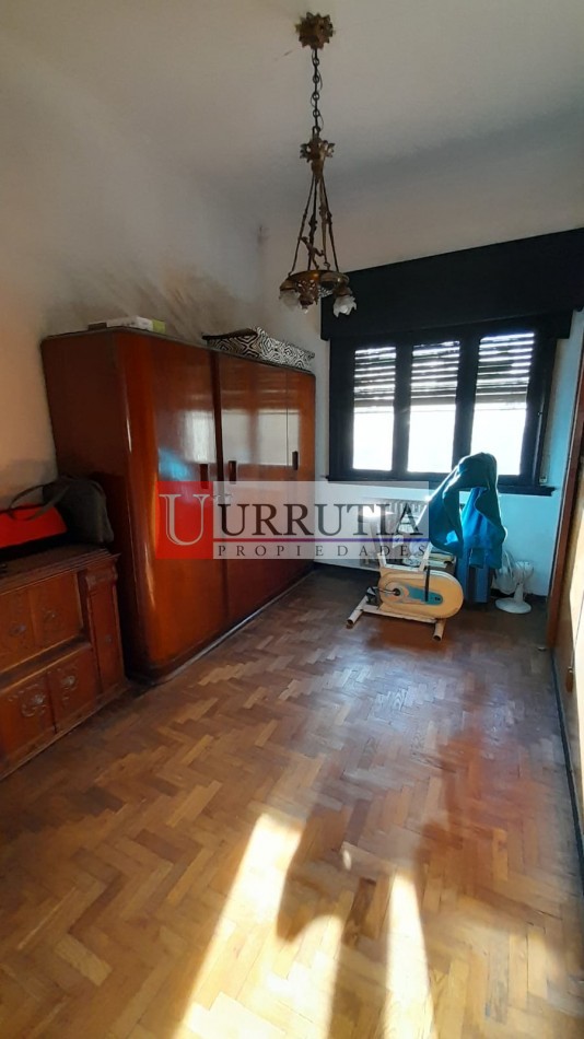 TERRENO DE 348M2 CON CHALET 6 AMB EN 2 PLANTAS. EXCELENTE UBICACION.