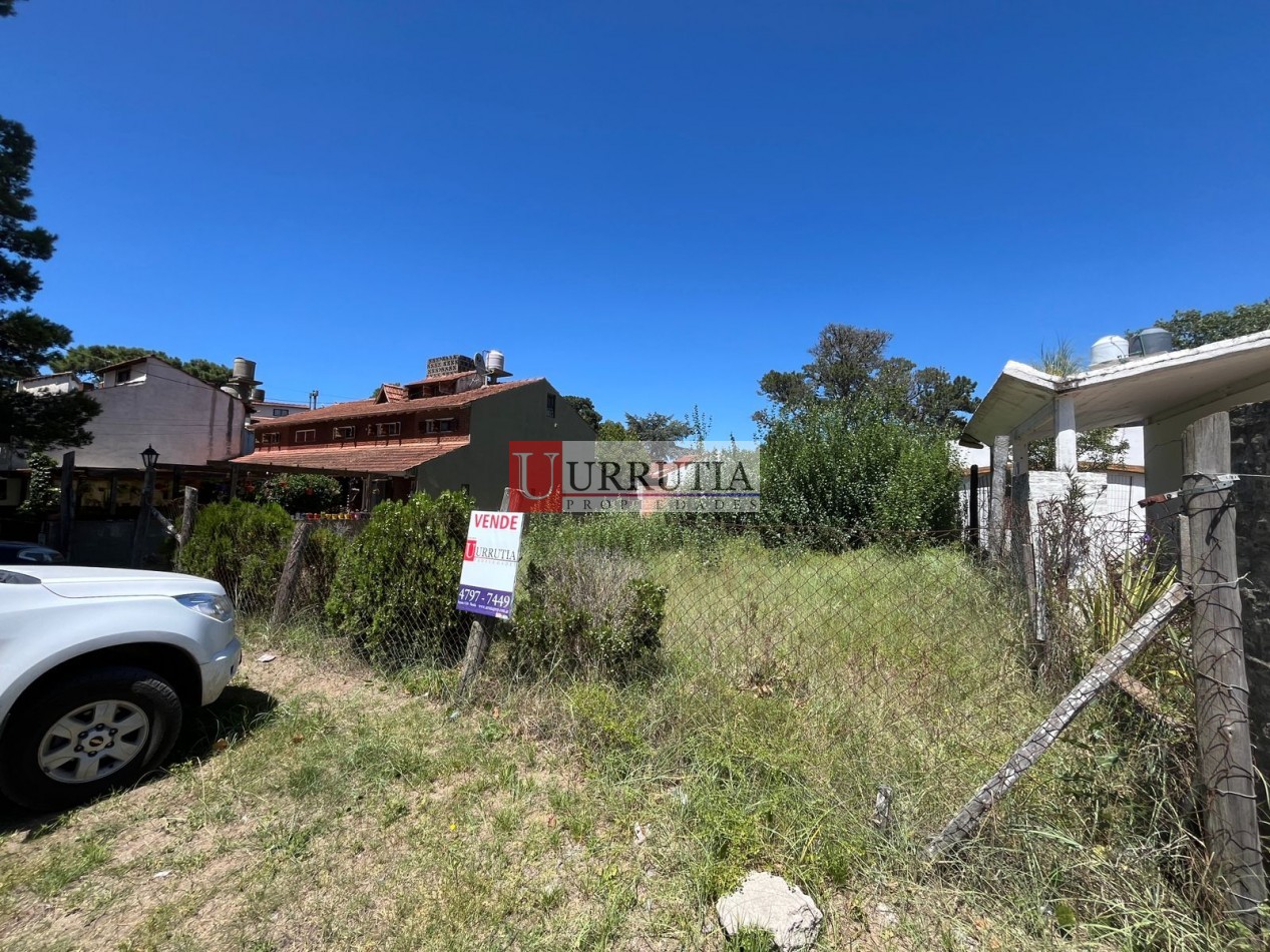 Terreno en Venta. Excelente ubicacion. Planos aprobados para 6 unidades.