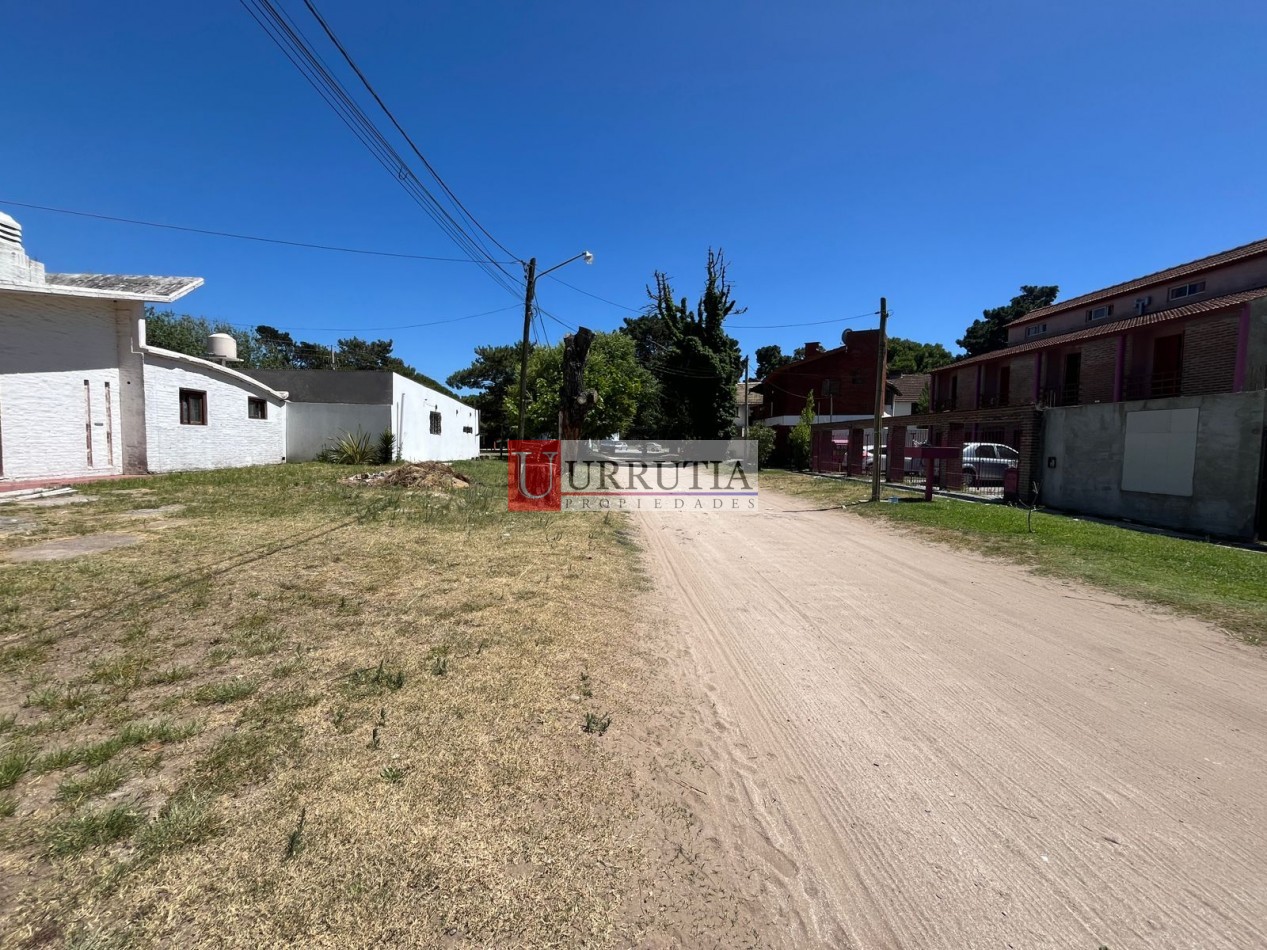Terreno en Venta. Excelente ubicacion. Planos aprobados para 6 unidades.