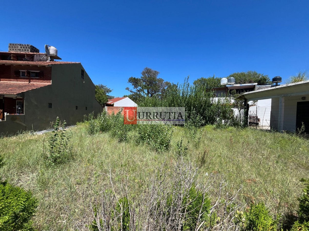 Terreno en Venta. Excelente ubicacion. Planos aprobados para 6 unidades.