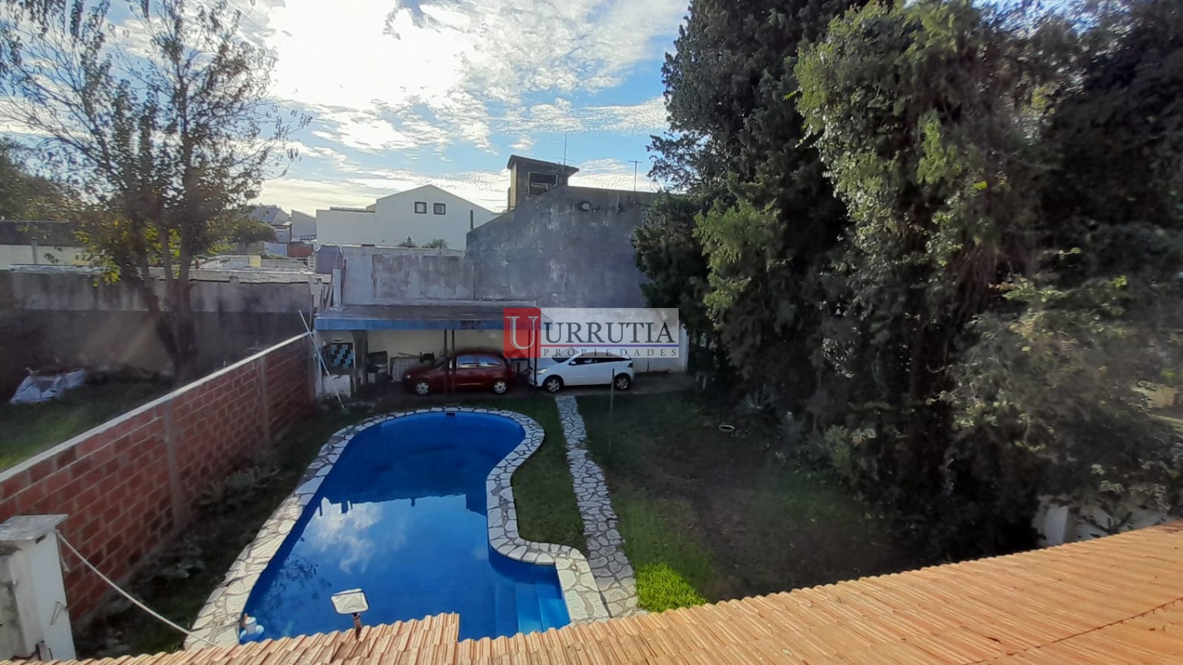 TERRENO DE 348M2 CON CHALET 6 AMB EN 2 PLANTAS. EXCELENTE UBICACION.