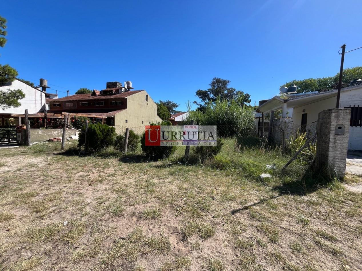 Terreno en Venta. Excelente ubicacion. Planos aprobados para 6 unidades.