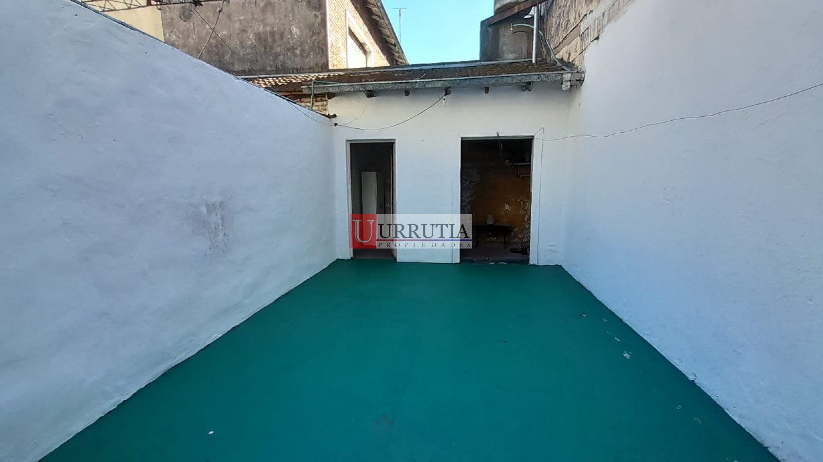 OFICINA 2 AMB C/2 PATIOS + DEPOSITO/COCHERAS.