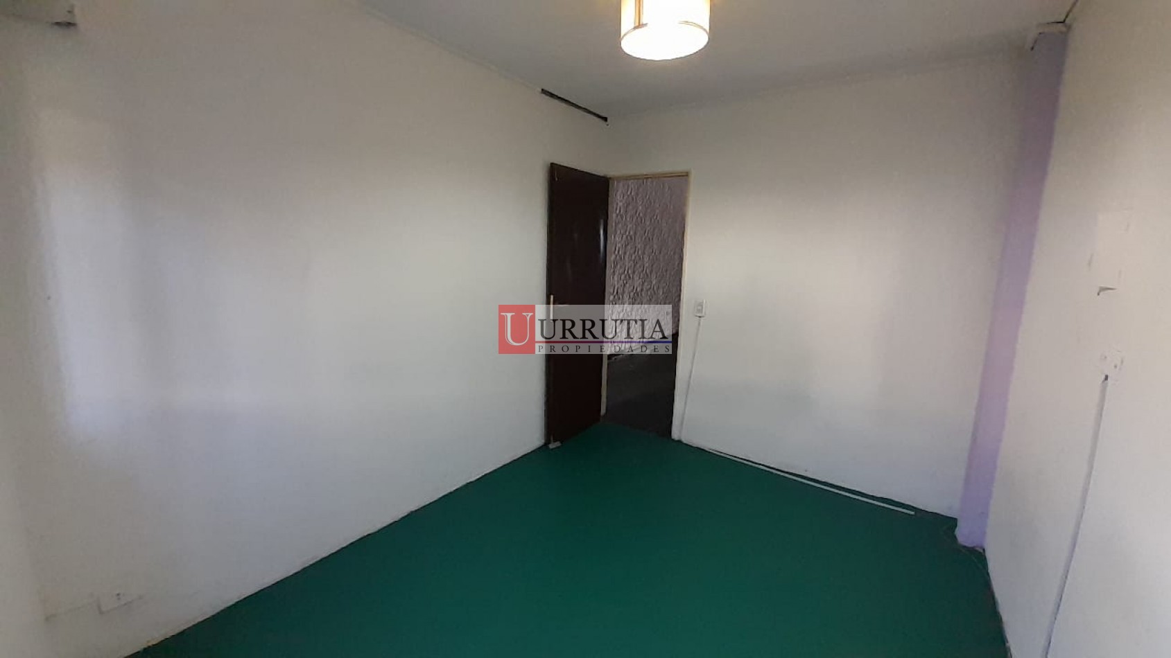 OFICINA 2 AMB C/2 PATIOS + DEPOSITO/COCHERAS.