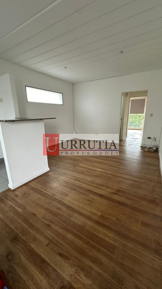 Departamento en Alquiler. Inmejorable ubicacion. Con balcon y cochera