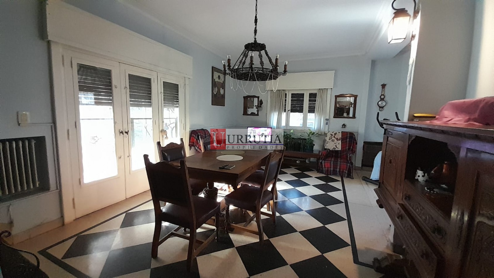 TERRENO DE 348M2 CON CHALET 6 AMB EN 2 PLANTAS. EXCELENTE UBICACION.