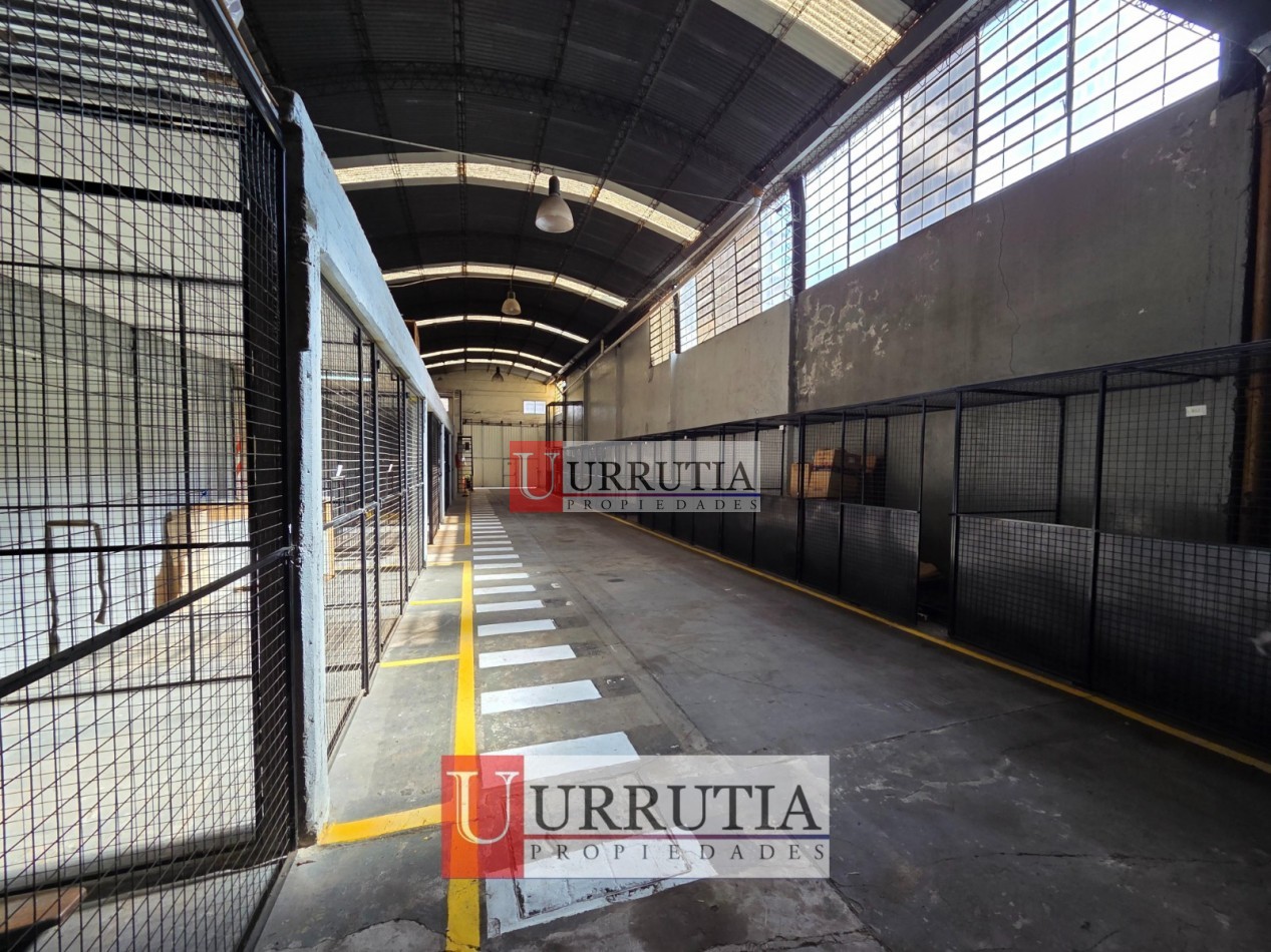 ALQUILER DE GALPON 8,66 X 34,64 EN MUNRO