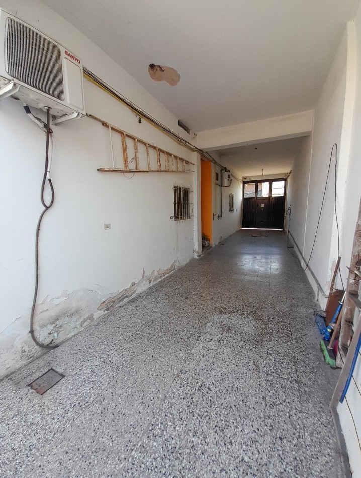 Casa Multifamiliar En 2 Plantas. Apto Profesional.