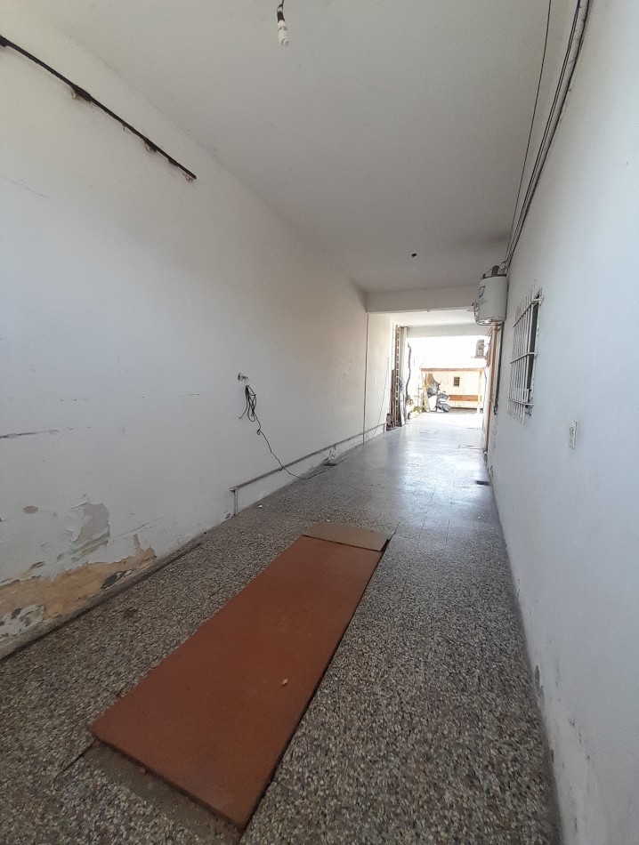 Casa Multifamiliar En 2 Plantas. Apto Profesional.