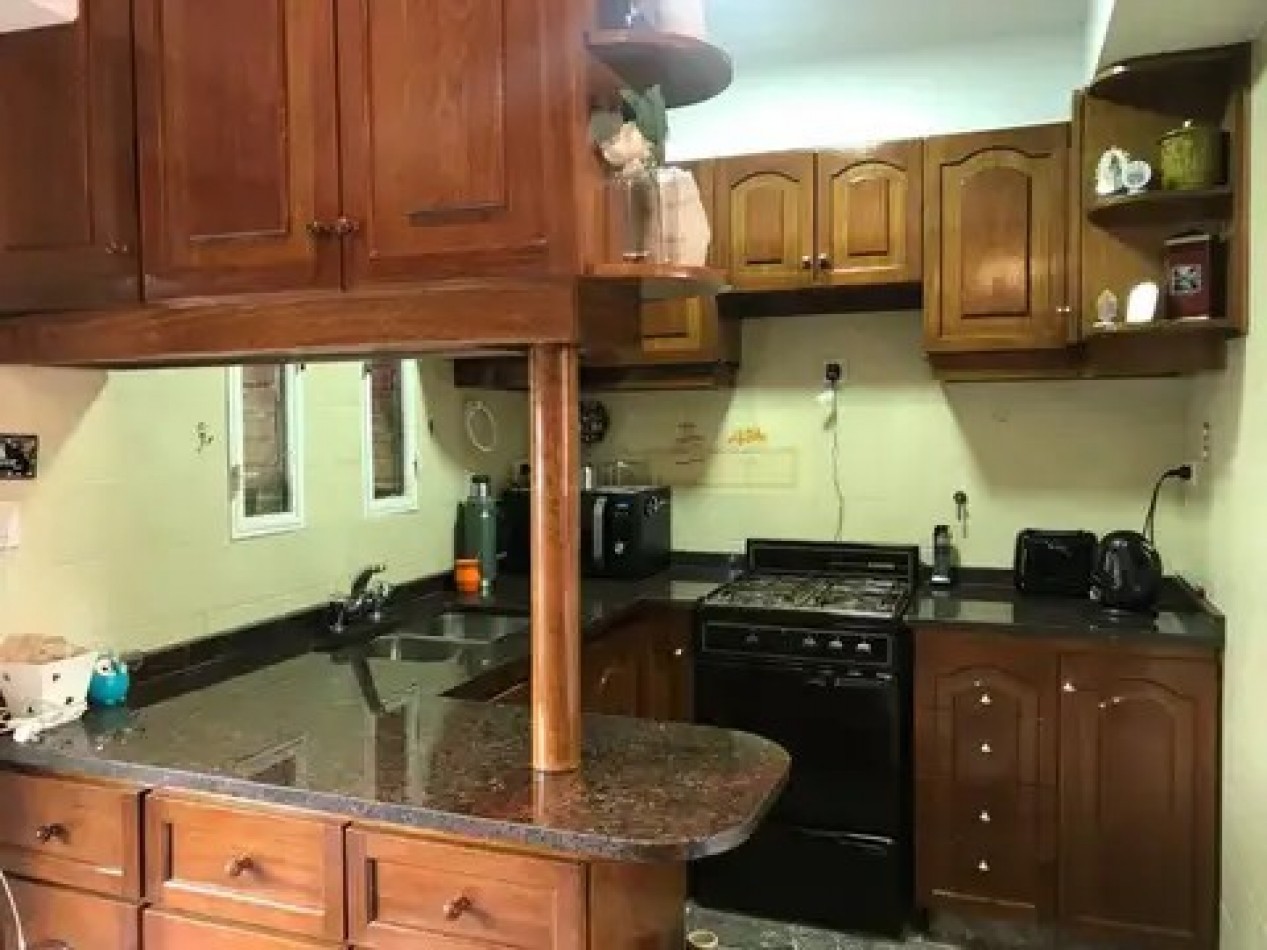 PH 3 Ambientes + Local en Planta Baja o Cochera Doble + Quincho y Parrilla