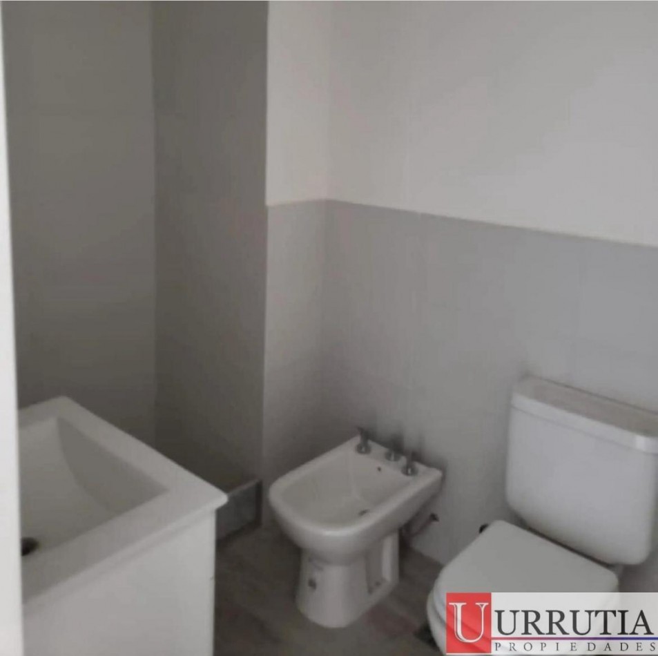 DEPARTAMENTO DE 2 AMB AL FRENTE C/BALCON Y PARRILLA. IDEAL INVERSOR