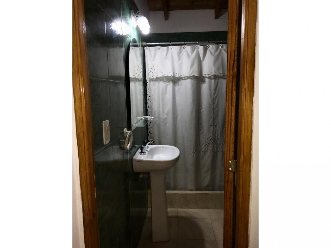 DUPLEX DE 3 AMB CON PATIO Y COCHERA. IMPECABLE ESTADO.