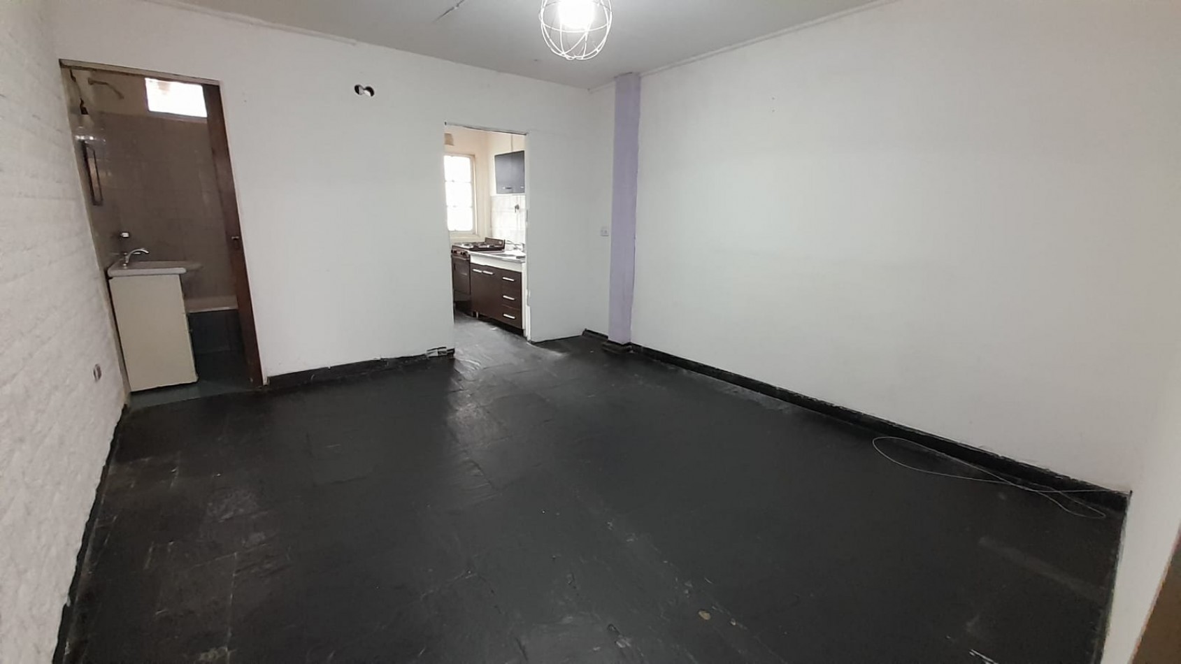 VENTA EN BLOCK. GALPON/DEPOSITO EN PA + 2 LOCALES/OFICINAS EN PB. A MTS DE AV. MITRE.