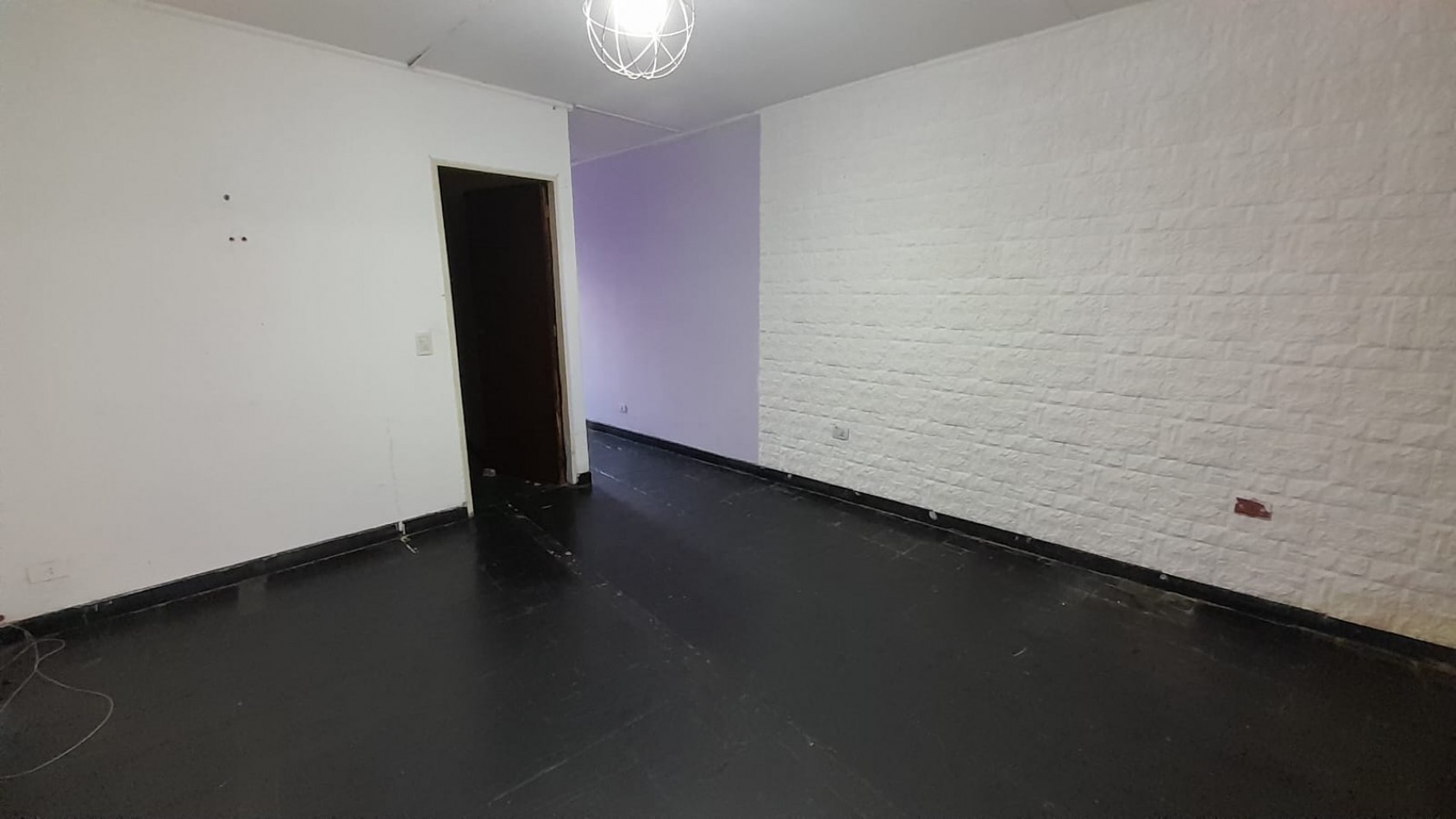 VENTA EN BLOCK. GALPON/DEPOSITO EN PA + 2 LOCALES/OFICINAS EN PB. A MTS DE AV. MITRE.