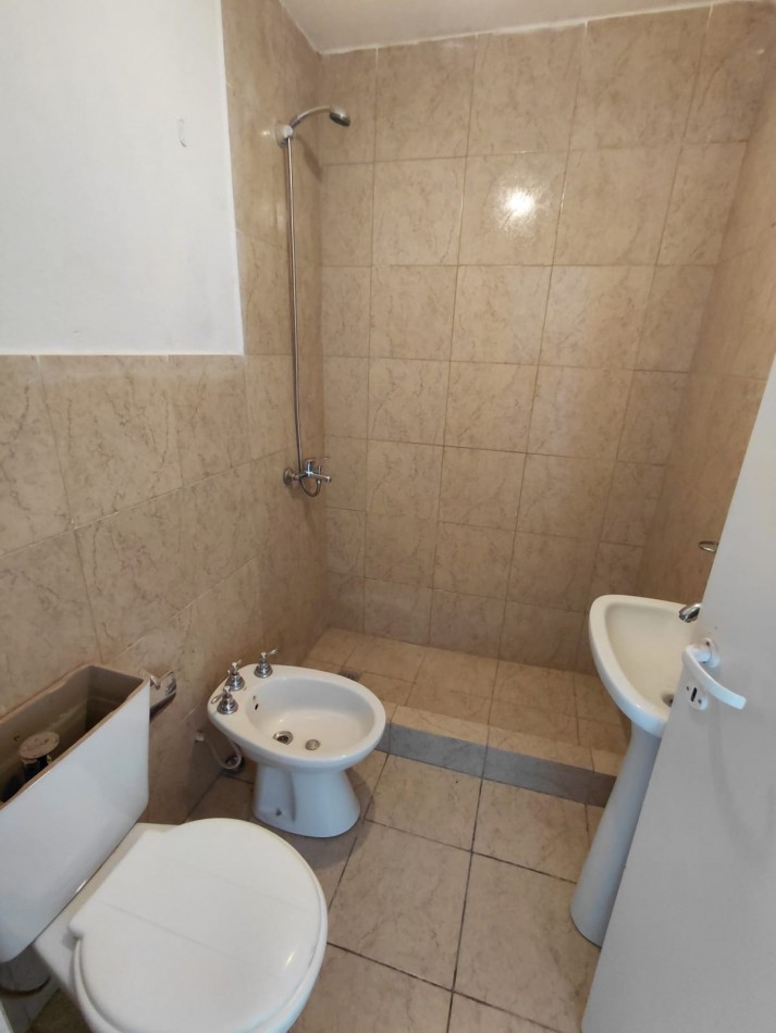 Oficina/Departamento tipo loft 2 ambientes al frente. APTO PROFESIONAL.