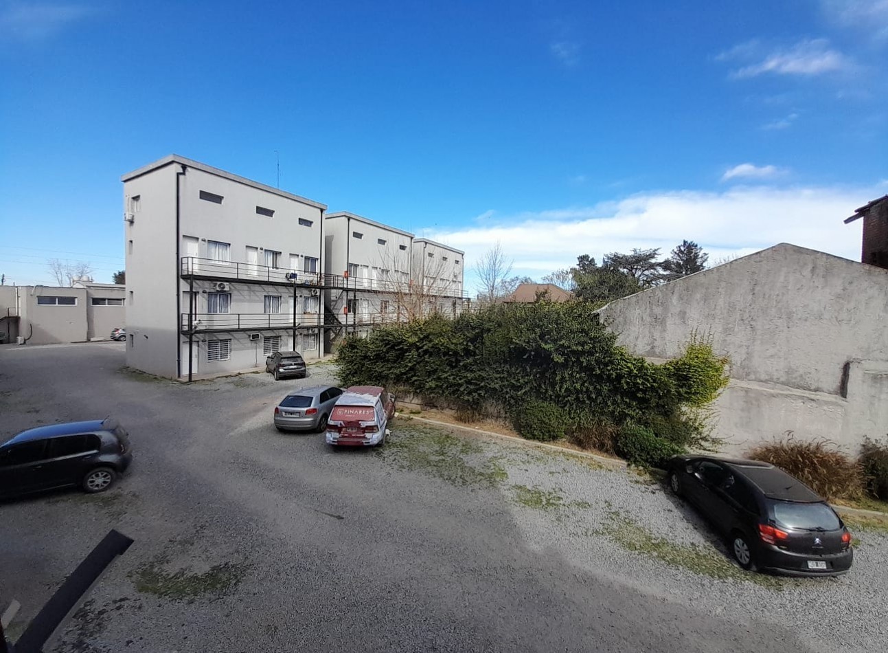 Departamento PB 2 ambientes al frente. APTO PROFESIONAL.