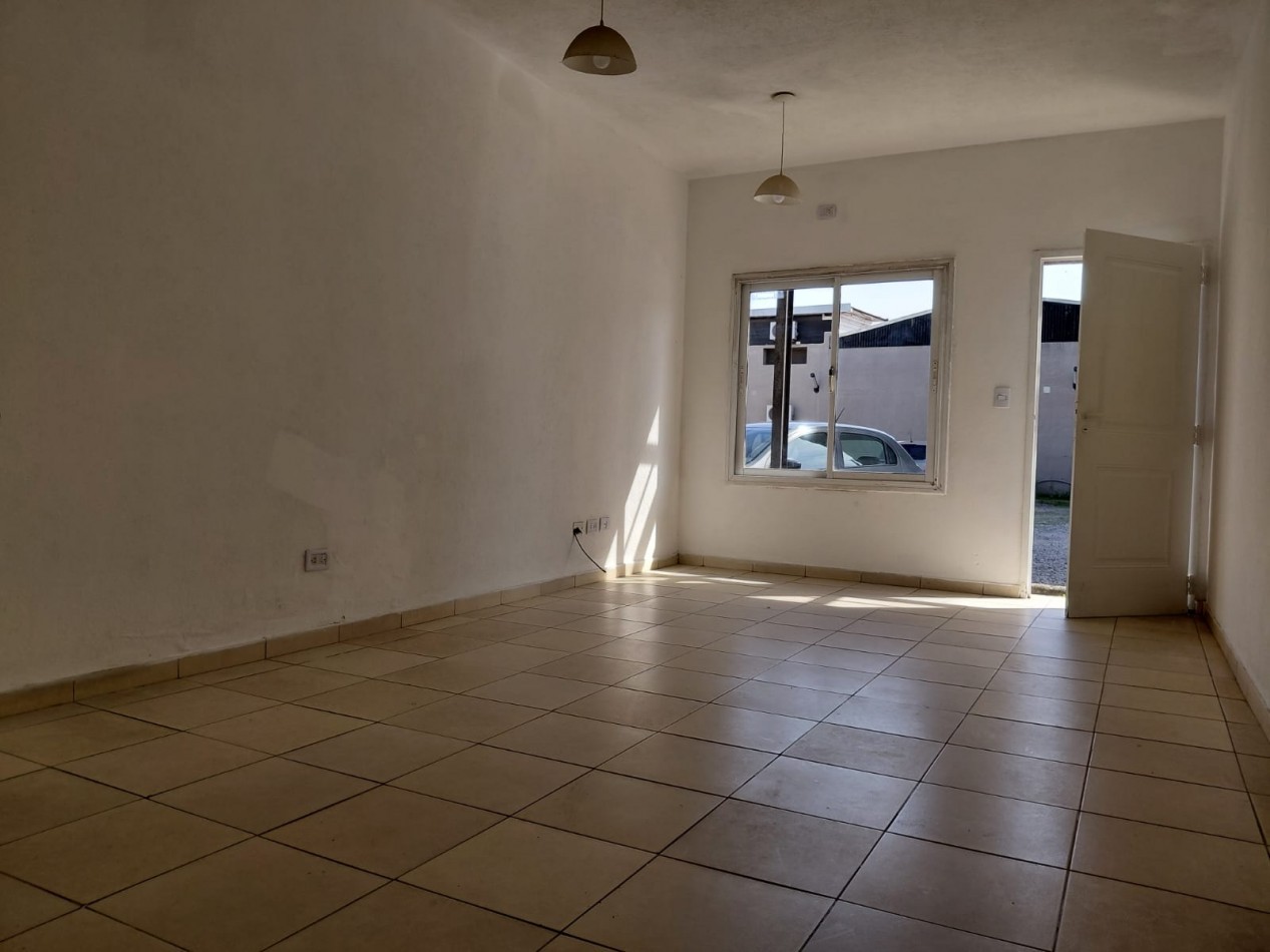 Departamento PB 2 ambientes al frente. APTO PROFESIONAL.