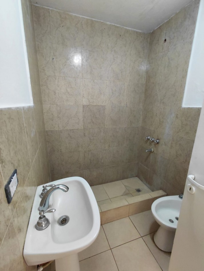 Departamento PB 2 ambientes al frente. APTO PROFESIONAL.