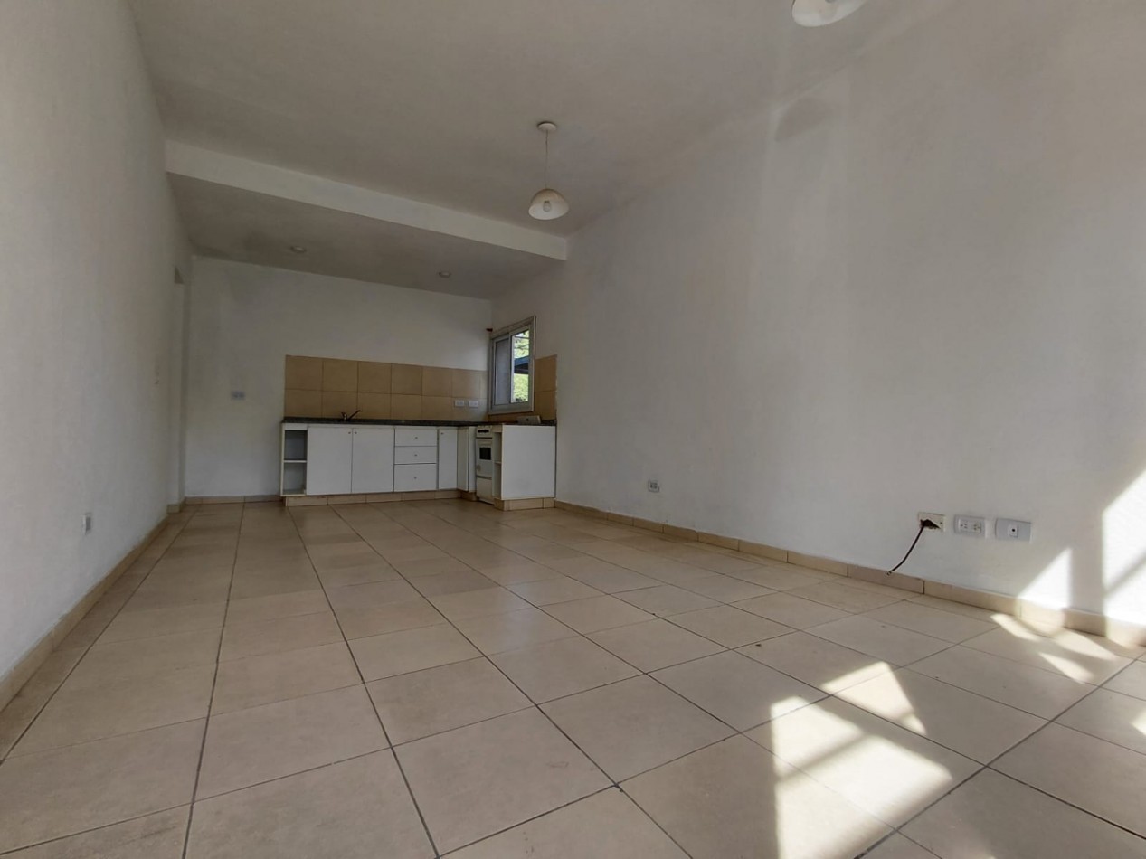 Departamento PB 2 ambientes al frente. APTO PROFESIONAL.