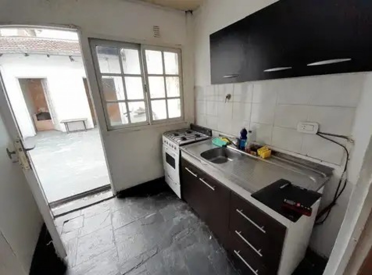 CONSULTORIO/OFICINA/PH PB AL FRENTE 2 AMB CON 2 PATIOS + DEPOSITO/COCHERAS.