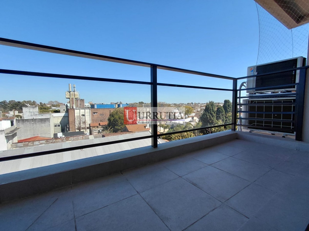 DEPTO 1 AMB CON BALCON Y TERRAZA PROPIA