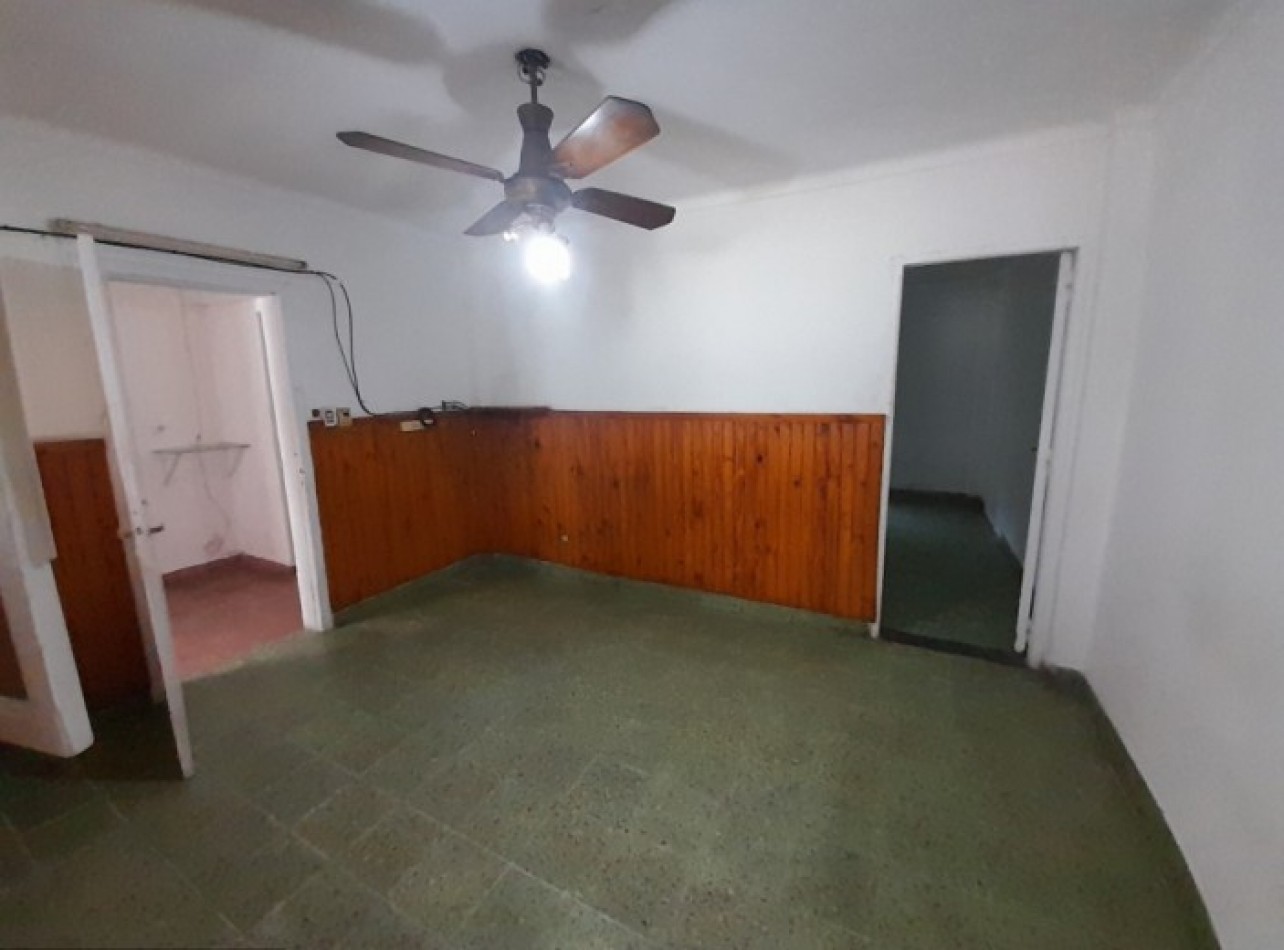 Casa Multifamiliar En 2 Plantas. Apto Profesional.