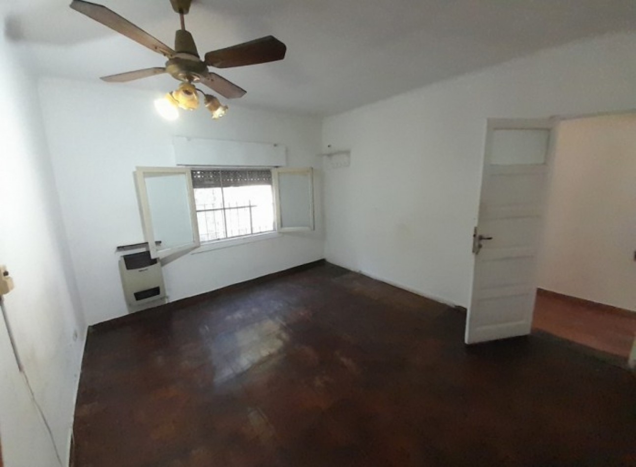 Casa Multifamiliar En 2 Plantas. Apto Profesional.