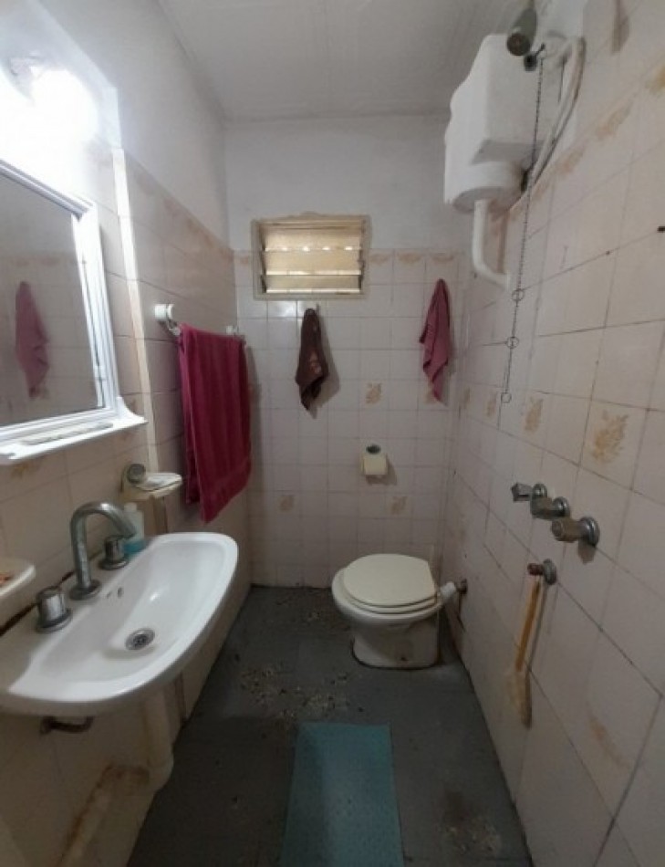Casa Multifamiliar En 2 Plantas. Apto Profesional.