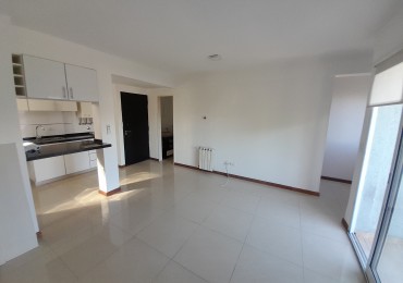 Espectacular departamento de 2 amb al frente en duplex c/2 balcones y cochera.