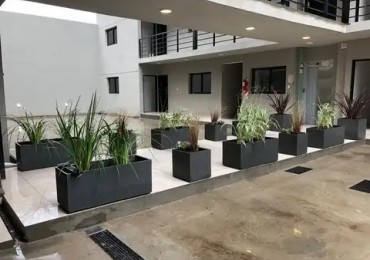 DEPARTAMENTO DE 2 AMB AL CONTRAFRENTE C/BALCON Y PARRILLA.