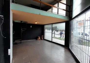 Consultorio/Oficina/Local en esquina 2 plantas + espacio aereo. POSIBILIDADES DE AMPLIACION!