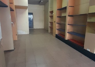 EXCELENTE CONSULTORIO/OFICINA/LOCAL SOBRE CALLE IMPORTANTE EN CENTRO COMERCIAL!!!!!