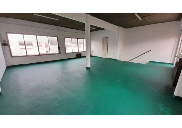 VENTA EN BLOCK. GALPON/DEPOSITO EN PA + 2 LOCALES/OFICINAS EN PB. A MTS DE AV. MITRE.