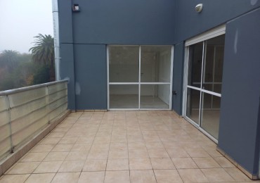 EXCELENTE DPTO 3/4 AMBIENTES CON COCHERA. PATIO/TERRAZA, ZONA COMERCIAL Y ESTACION!!!