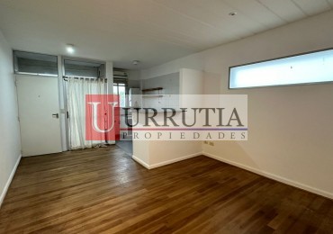 Departamento en Alquiler. Inmejorable ubicacion. Con balcon y cochera
