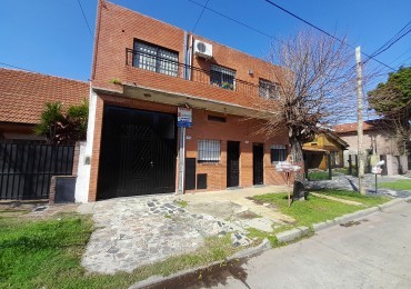 Casa Multifamiliar En 2 Plantas. Apto Profesional.