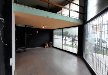 Oficina/Local en esquina 2 plantas + espacio aereo. POSIBILIDADES DE AMPLIACION!