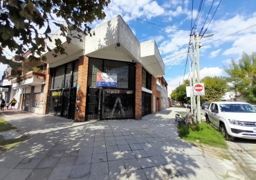 Local en esquina 2 plantas + espacio aereo. POSIBILIDADES DE AMPLIACION!