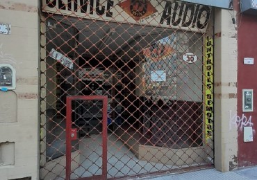 EXCELENTE LOCAL SOBRE CALLE IMPORTANTE EN CENTRO COMERCIAL!!!!!