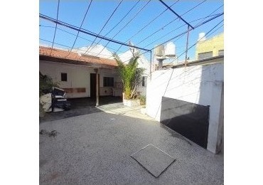 Casa Multifamiliar En 2 Plantas. Apto Profesional.